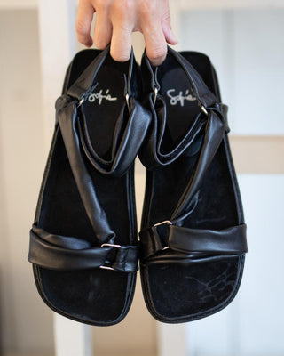Sofía Sarkany - Sandalias y plataformas