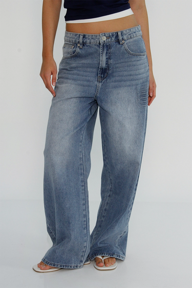 Jean Strap - Sofia Sarkany